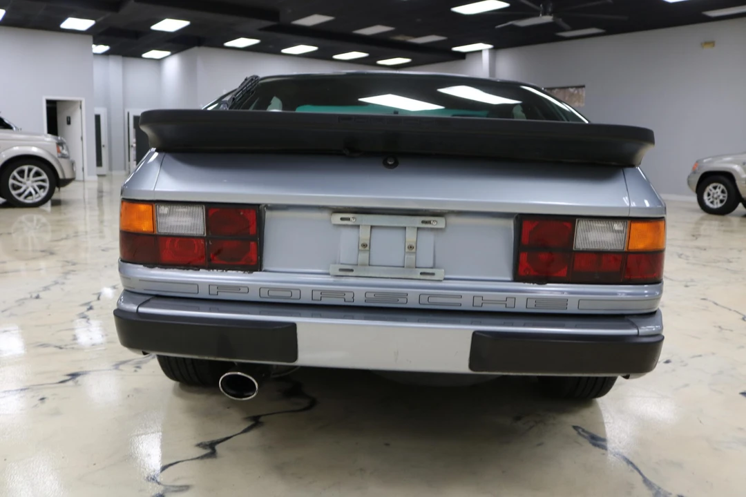 1984 Porsche 944 - Image 10 of 31