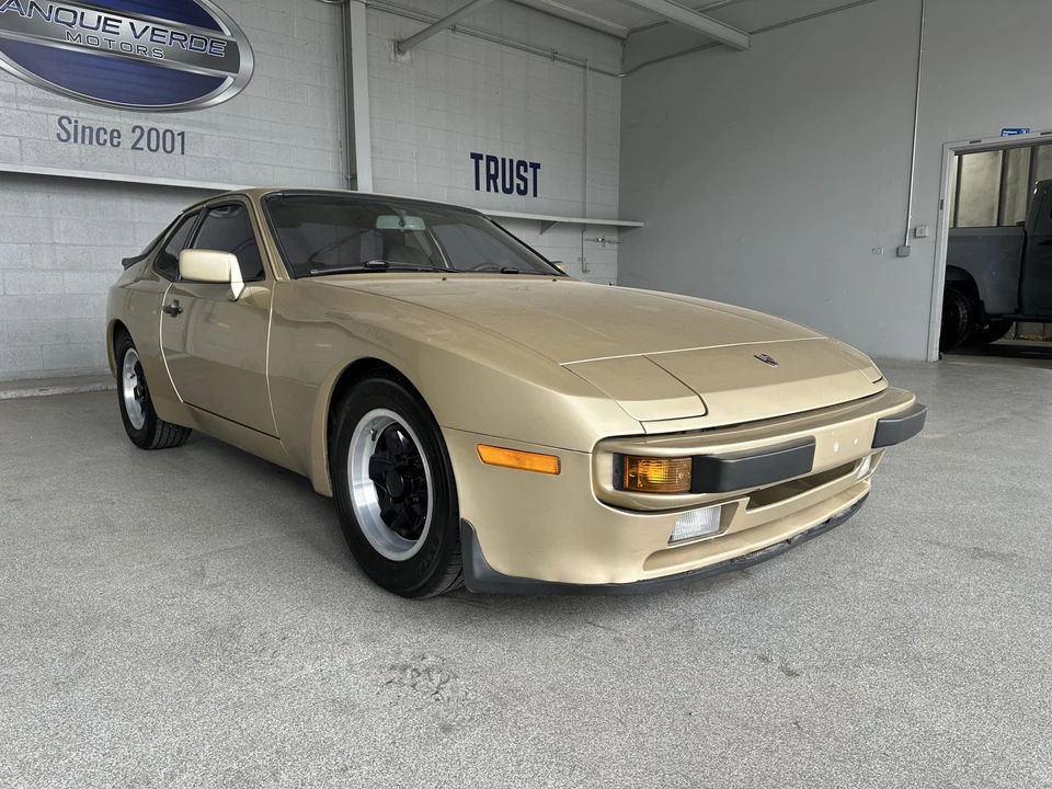 1984 Porsche 944 - Image 21 of 31