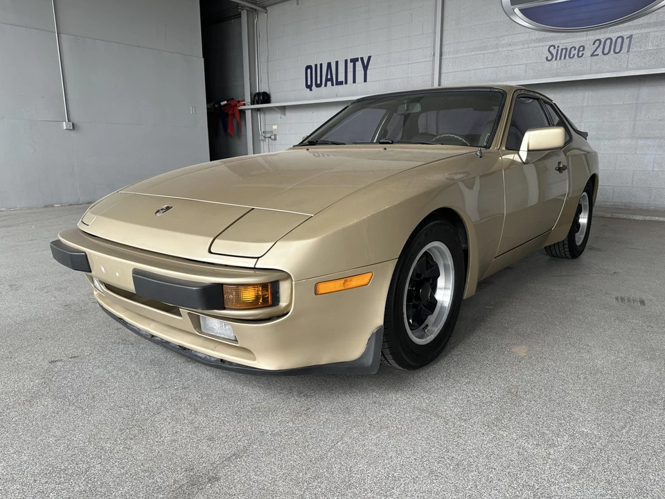 1984 Porsche 944 - Image 15 of 31