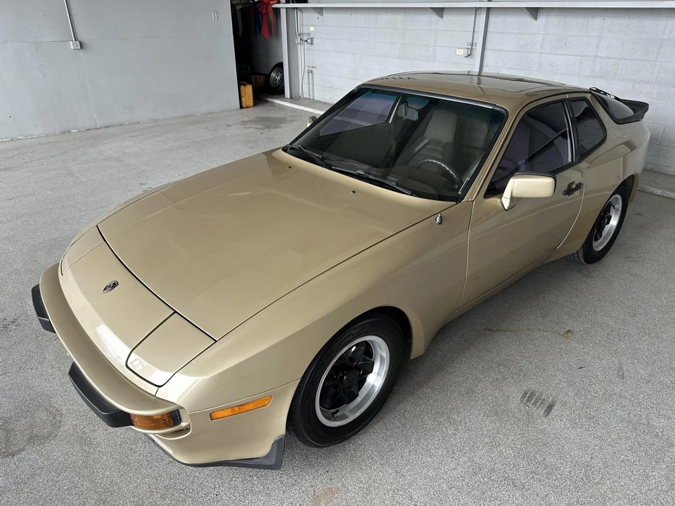 1984 Porsche 944 - Image 14 of 31