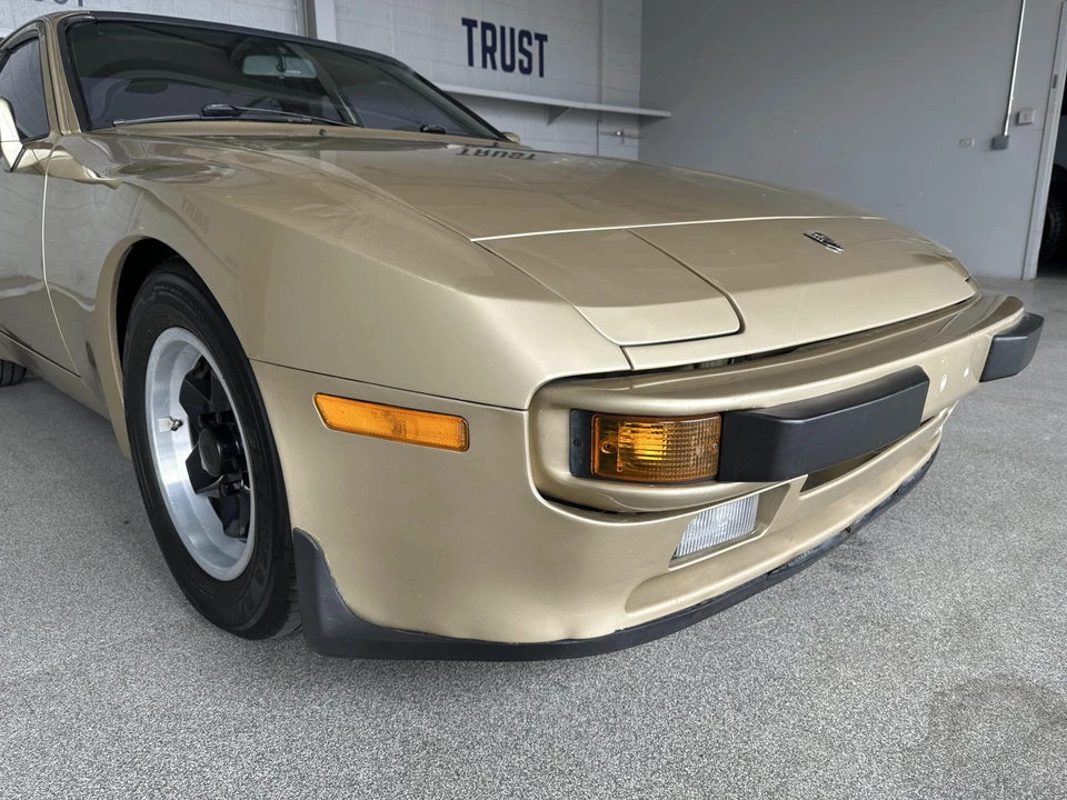 1984 Porsche 944 - Image 24 of 31