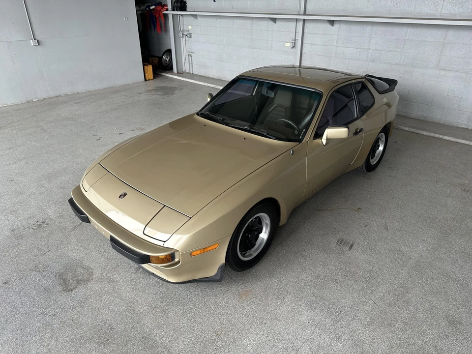1984 Porsche 944 - Image 16 of 31