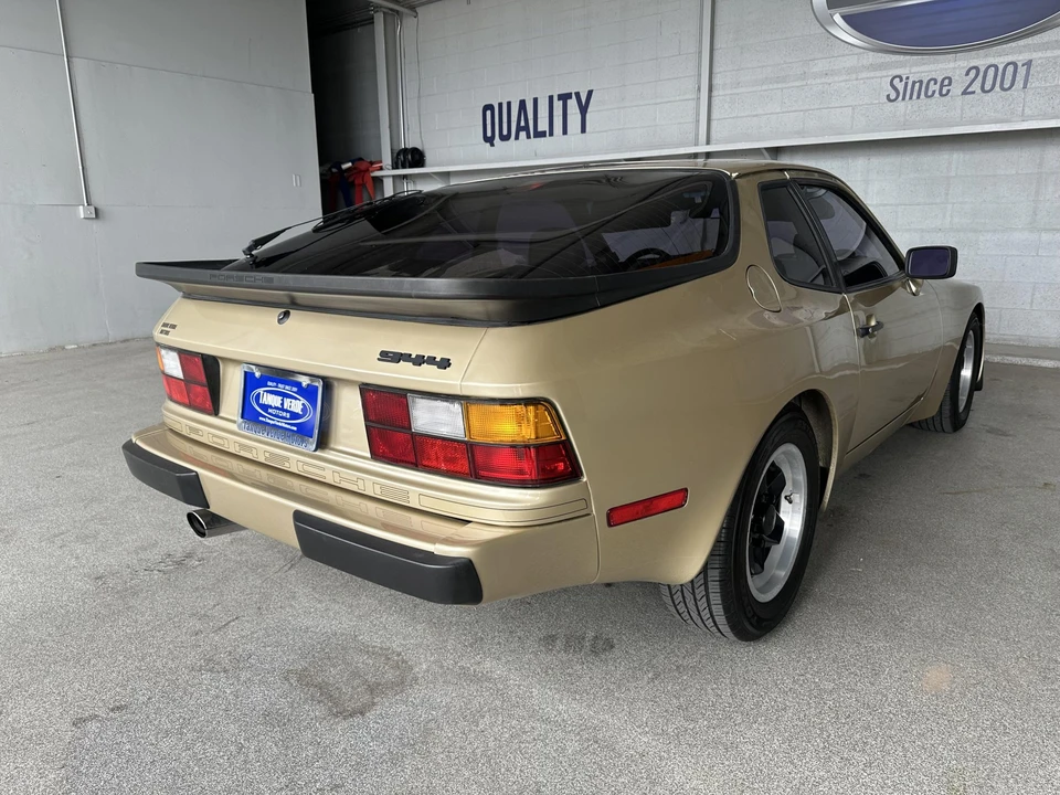 1984 Porsche 944 - Image 9 of 31