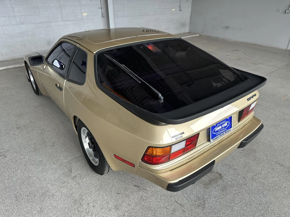 1984 Porsche 944 - Image 11 of 31