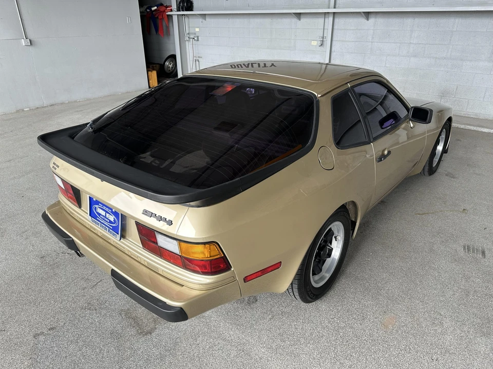 1984 Porsche 944 - Image 8 of 31
