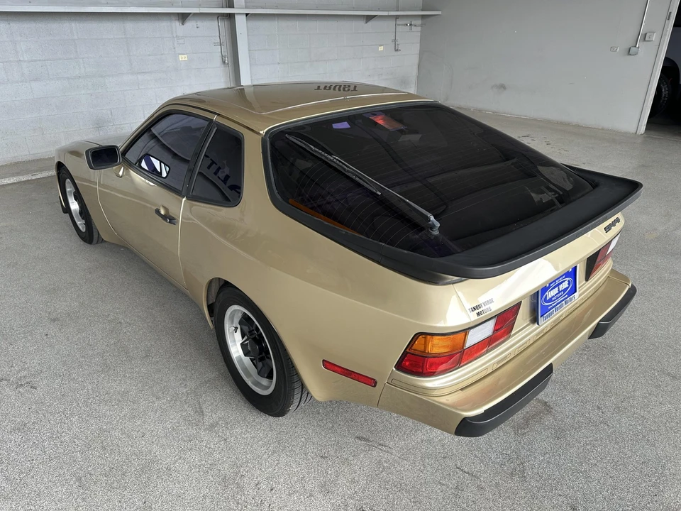 1984 Porsche 944 - Image 12 of 31