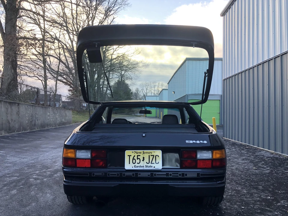 1984 Porsche 944 - Image 16 of 31