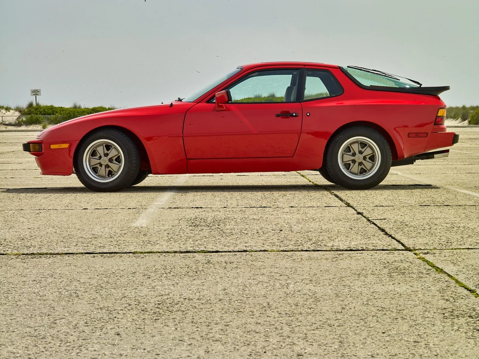 1984 Porsche 944 - Image 8 of 31
