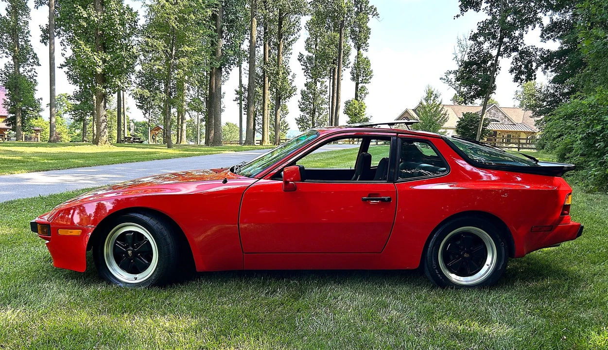 1984 Porsche 944 - Image 13 of 31