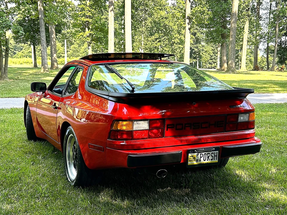 1984 Porsche 944 - Image 10 of 31