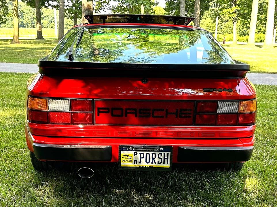 1984 Porsche 944 - Image 9 of 31