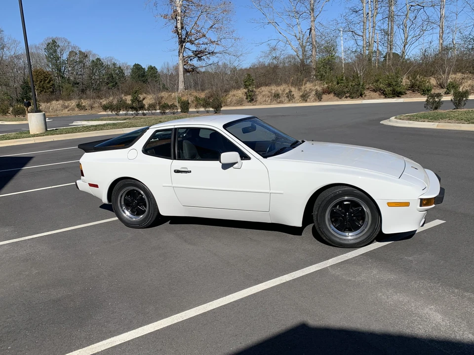 1984 Porsche 944 - Image 5 of 31