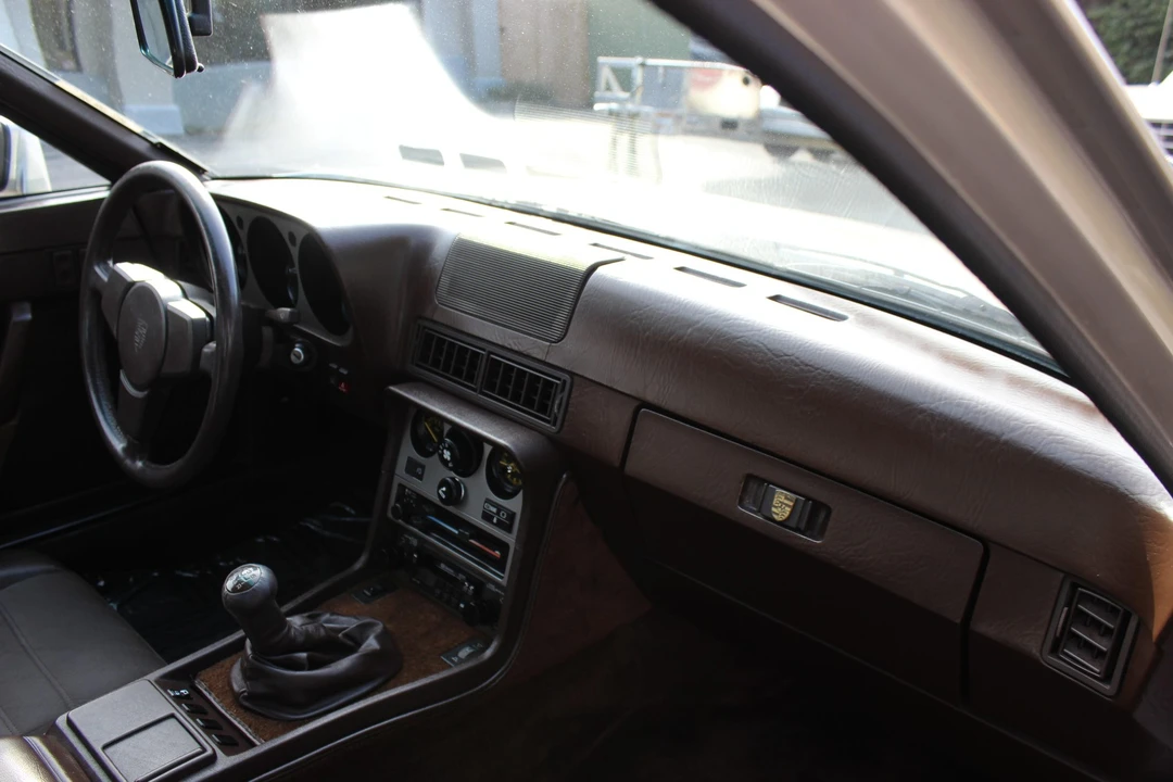 1984 Porsche 944 - Image 29 of 31