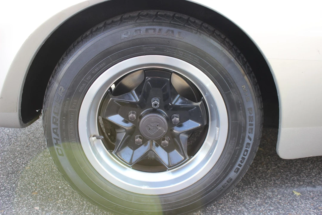 1984 Porsche 944 - Image 23 of 31