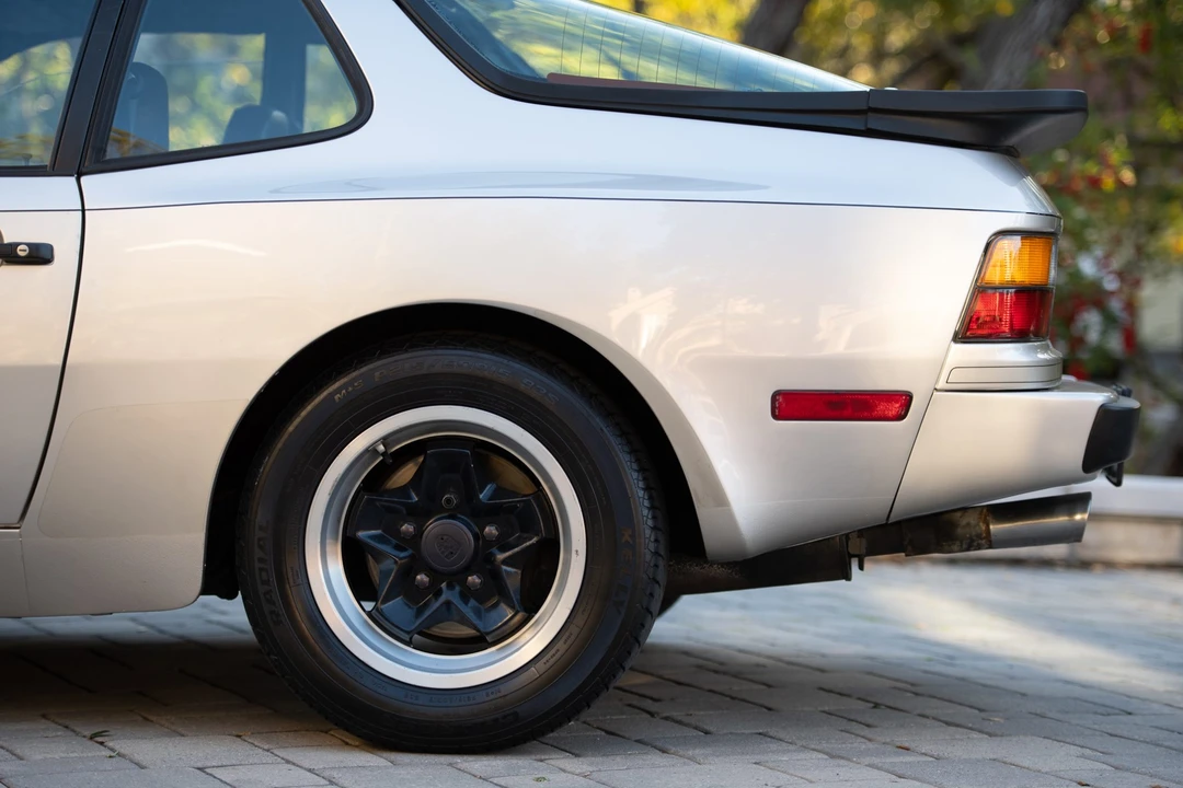 1984 Porsche 944 - Image 16 of 31