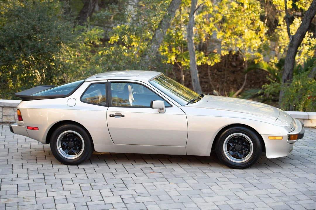 1984 Porsche 944 - Image 9 of 31