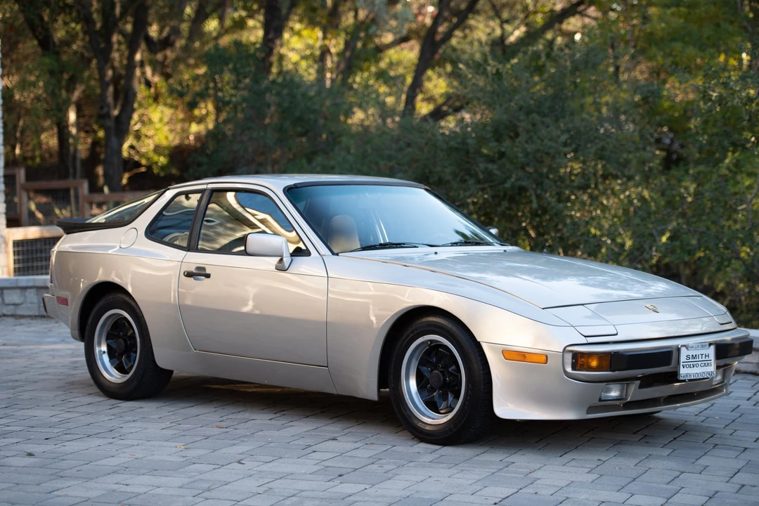 1984 Porsche 944 - Image 10 of 31