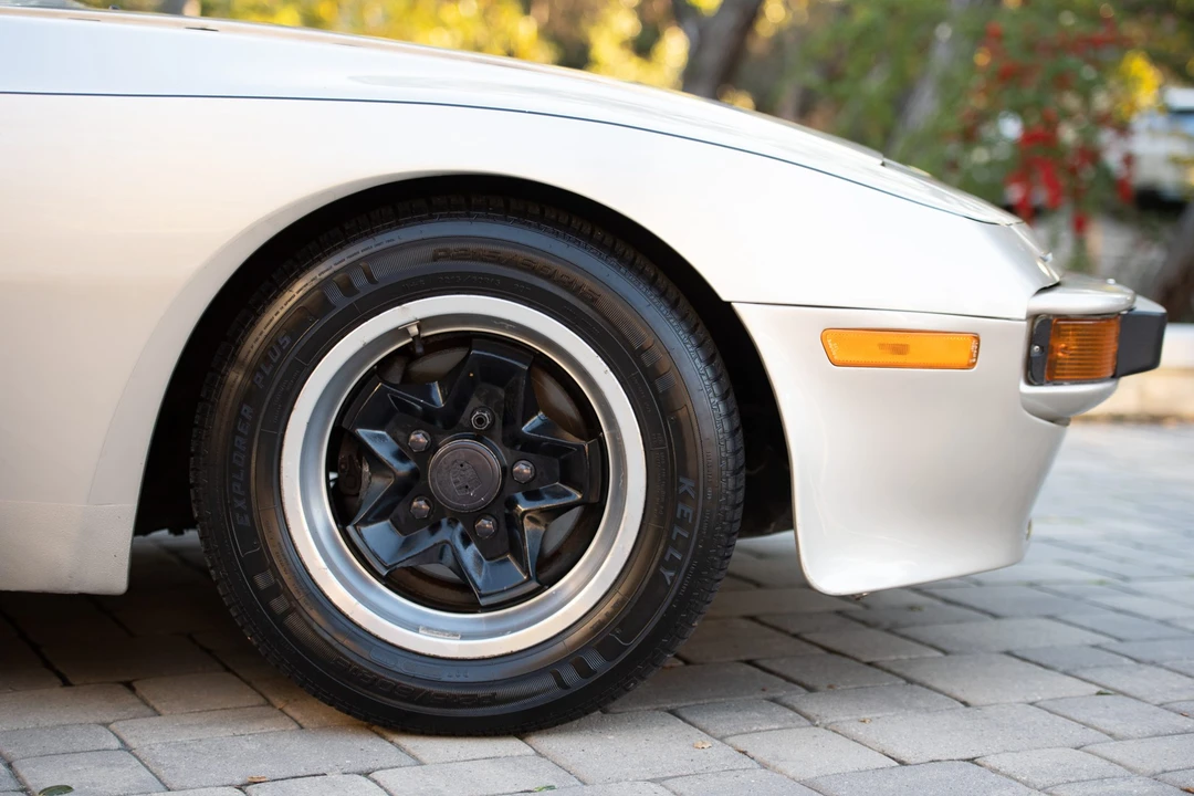1984 Porsche 944 - Image 24 of 31
