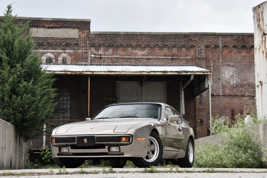 1984 Porsche 944 - Image 15 of 31
