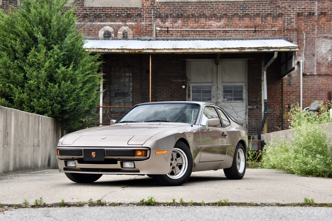 1984 Porsche 944 - Image 13 of 31