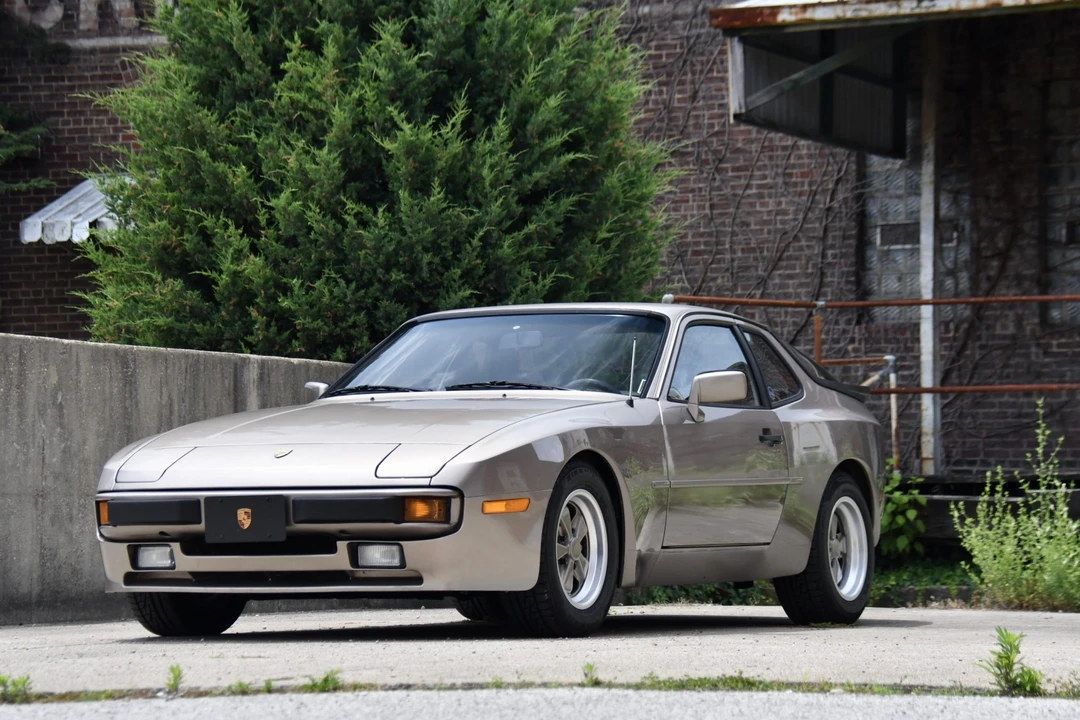 1984 Porsche 944 - Image 17 of 31