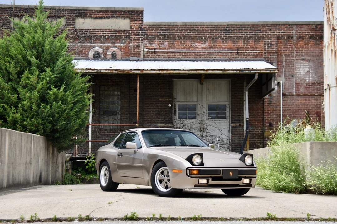 1984 Porsche 944 - Image 8 of 31