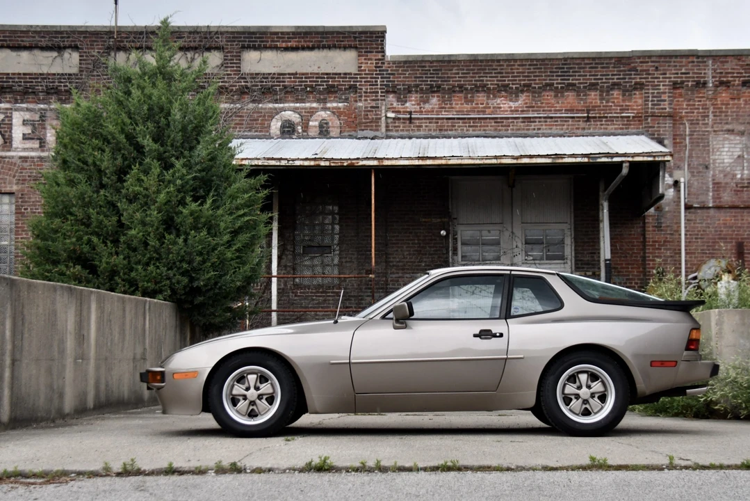 1984 Porsche 944 - Image 19 of 31