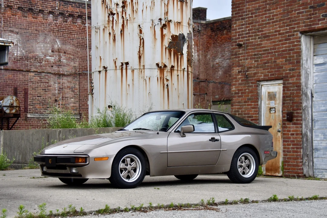 1984 Porsche 944 - Image 18 of 31