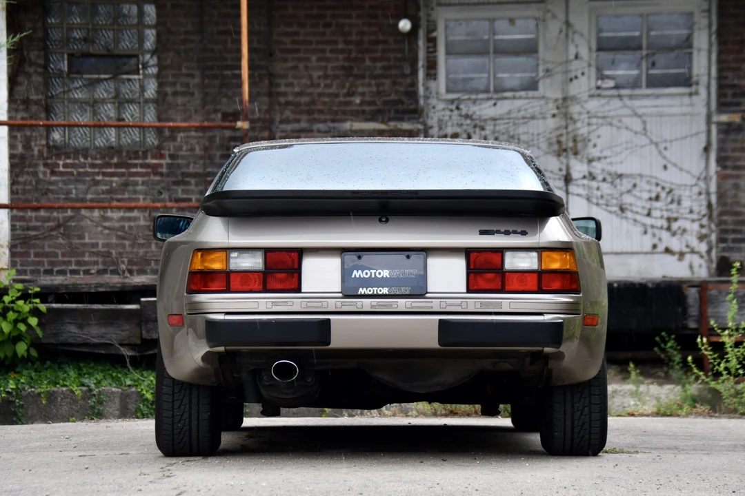 1984 Porsche 944 - Image 24 of 31