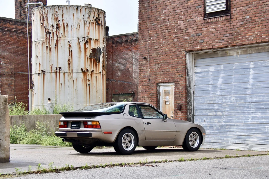 1984 Porsche 944 - Image 29 of 31