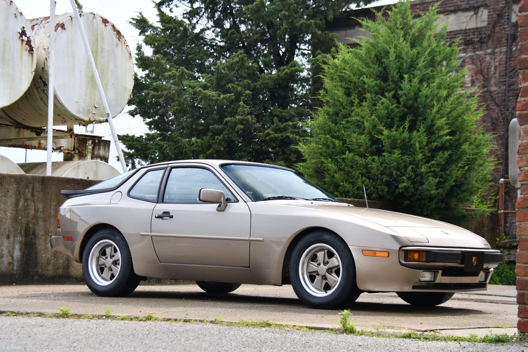 1984 Porsche 944 - Image 2 of 31