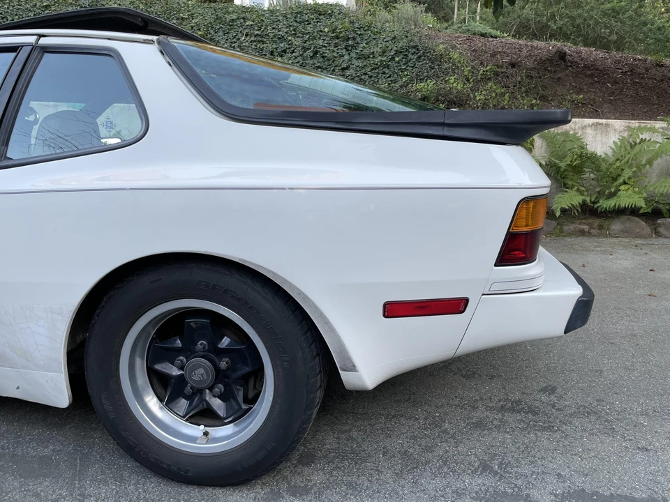 1984 Porsche 944 - Image 19 of 31