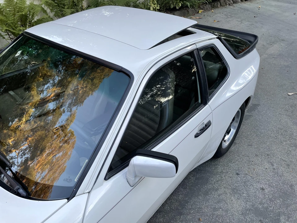 1984 Porsche 944 - Image 13 of 31