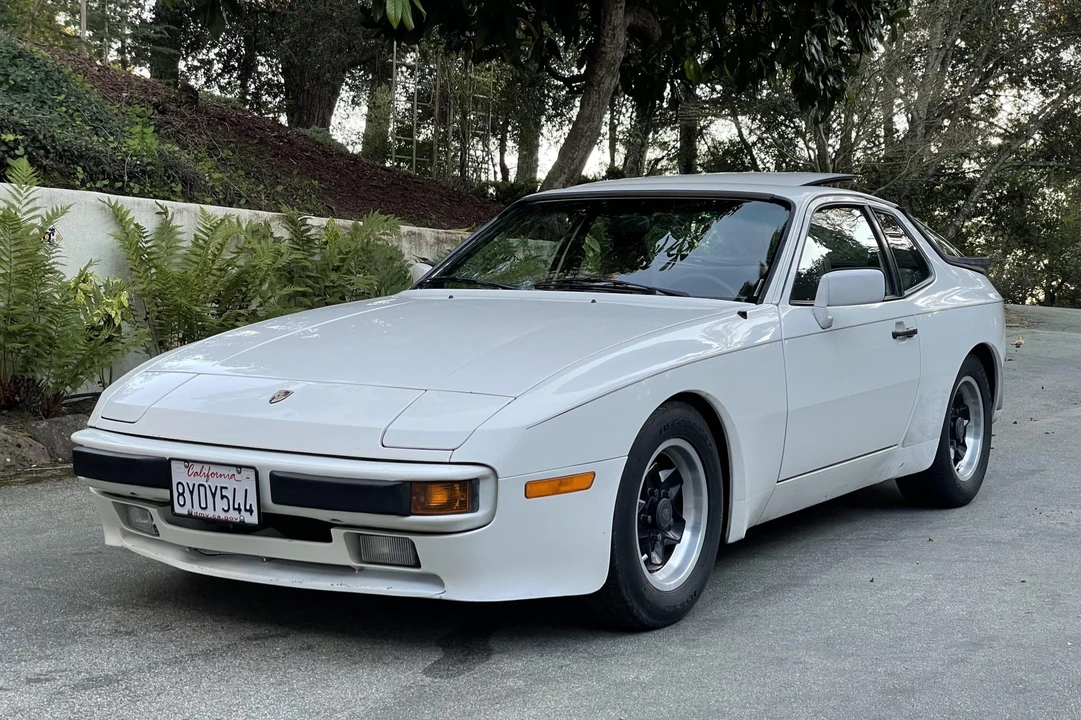 1984 Porsche 944 - Image 2 of 31