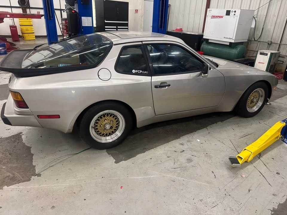 1984 Porsche 944 - Image 3 of 5
