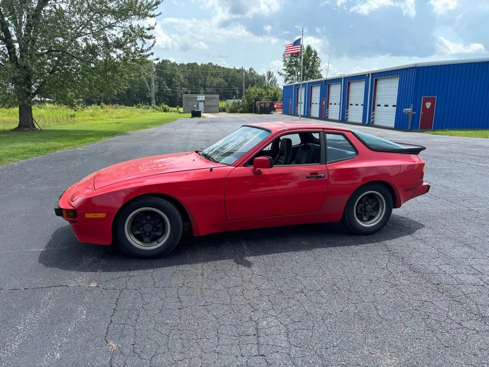 1984 Porsche 944 - Image 3 of 12