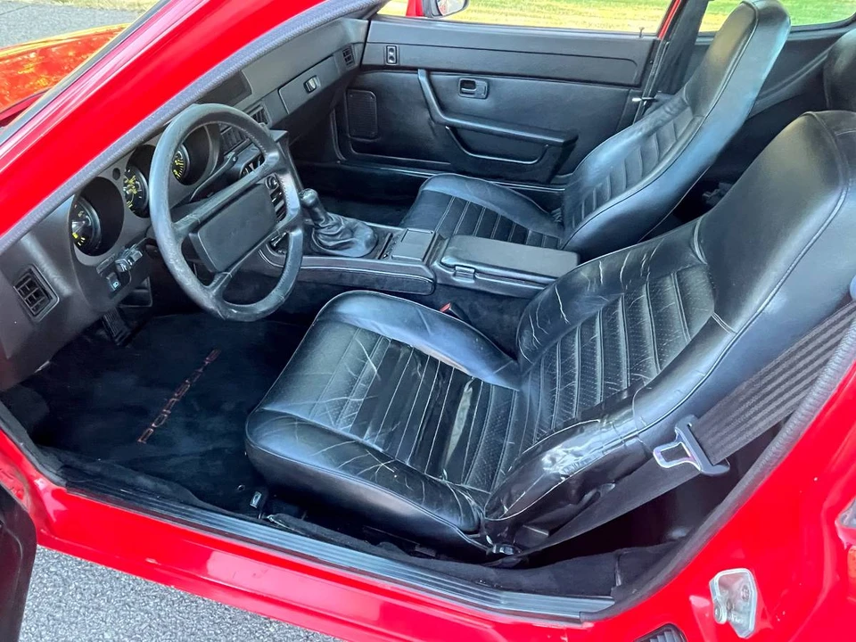 1984 Porsche 944 - Image 6 of 10