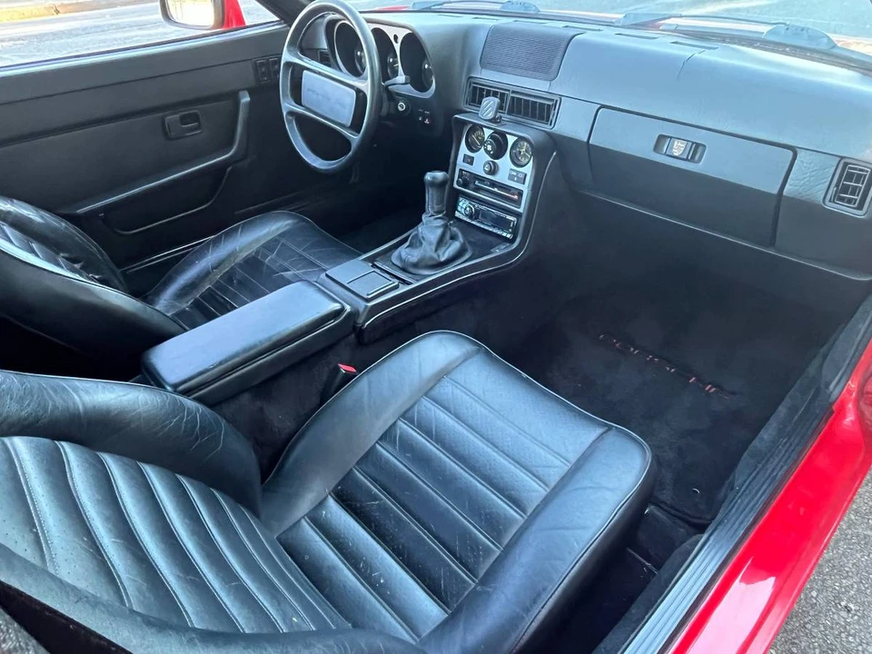 1984 Porsche 944 - Image 8 of 10