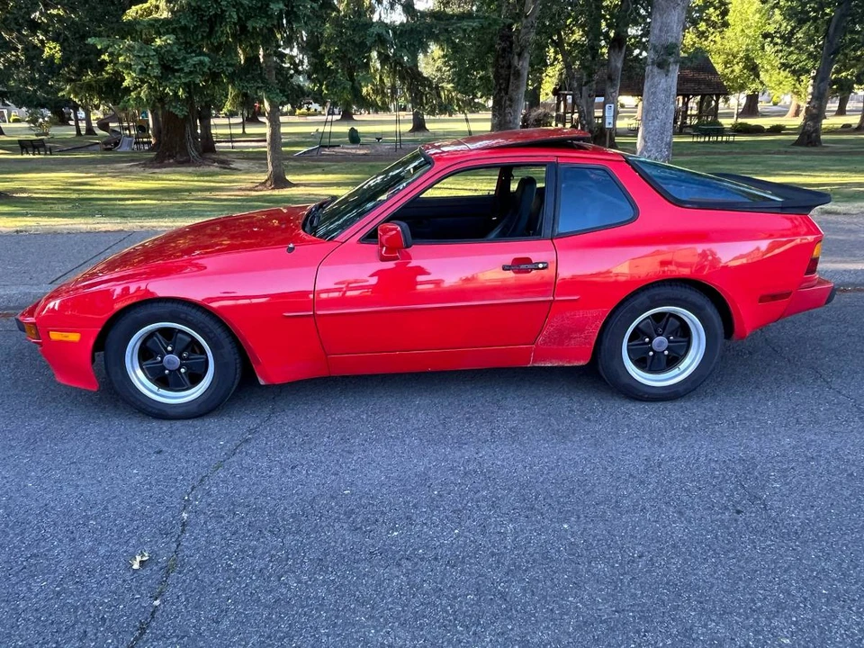 1984 Porsche 944 - Image 9 of 10
