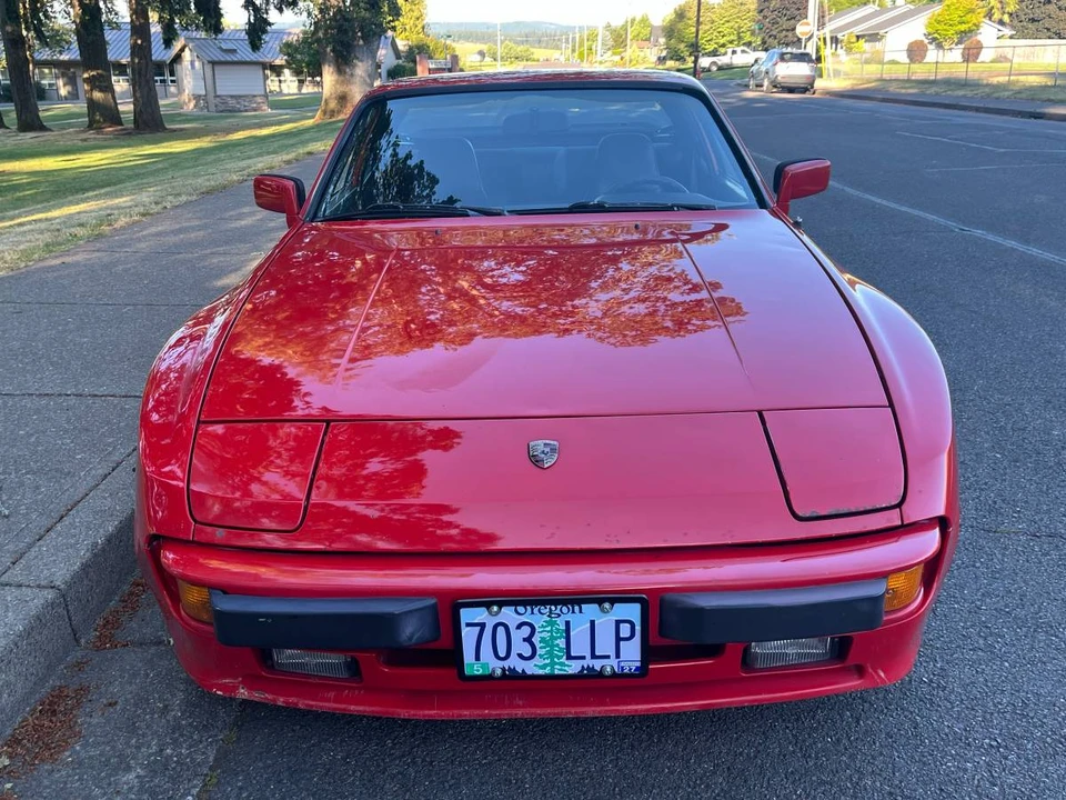 1984 Porsche 944 - Image 5 of 10