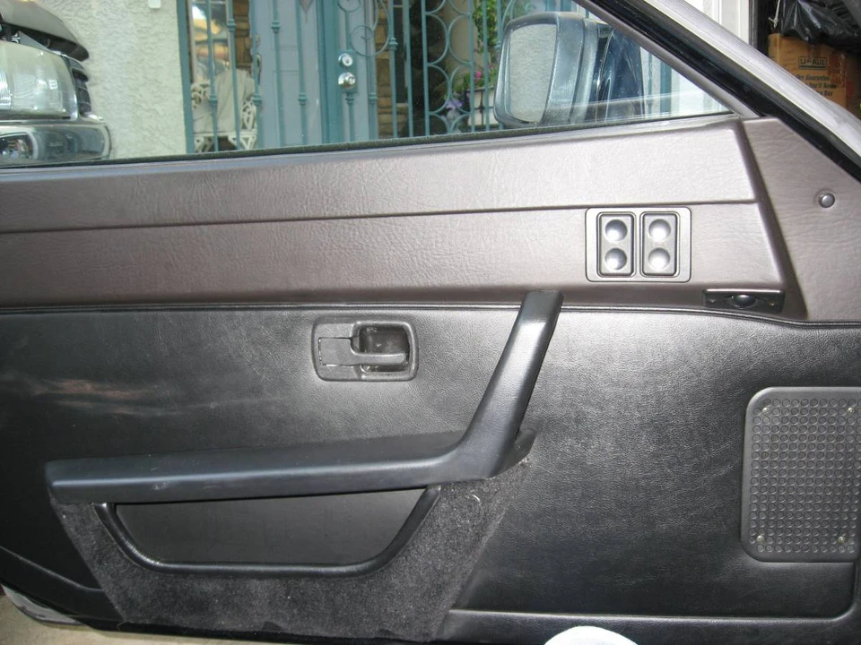 1984 Porsche 944 - Image 15 of 18
