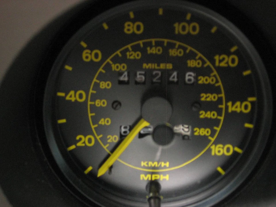 1984 Porsche 944 - Image 11 of 18