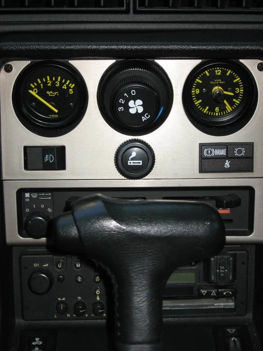 1984 Porsche 944 - Image 15 of 18