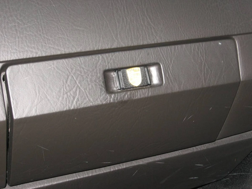 1984 Porsche 944 - Image 13 of 18