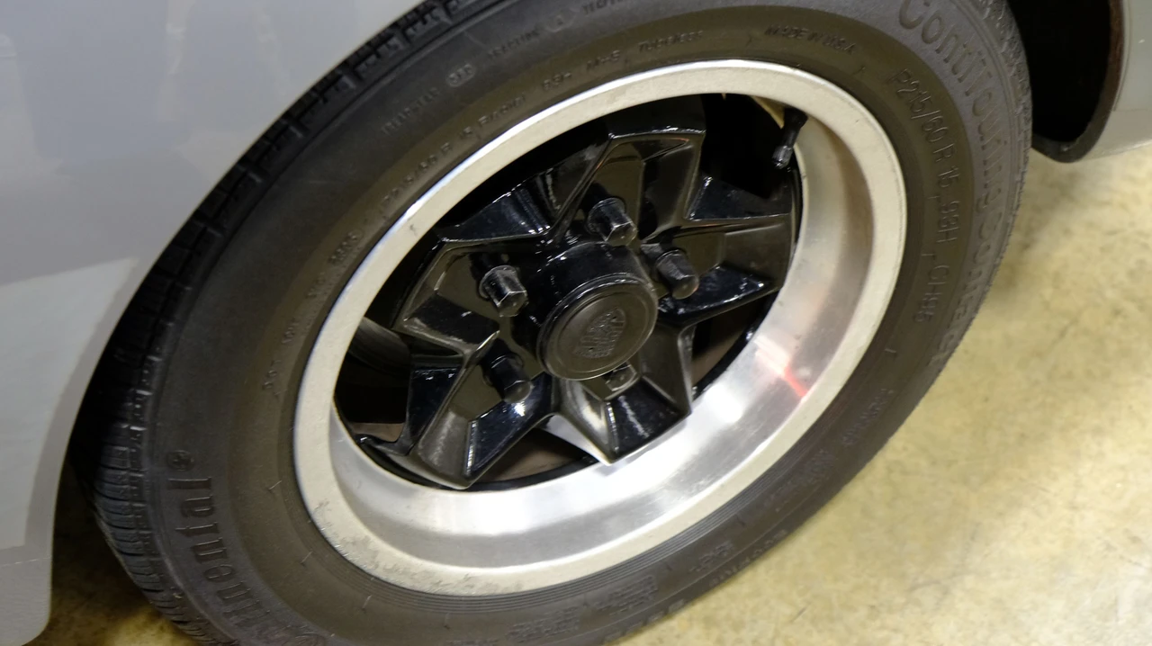 1984 Porsche 944 - Image 10 of 17