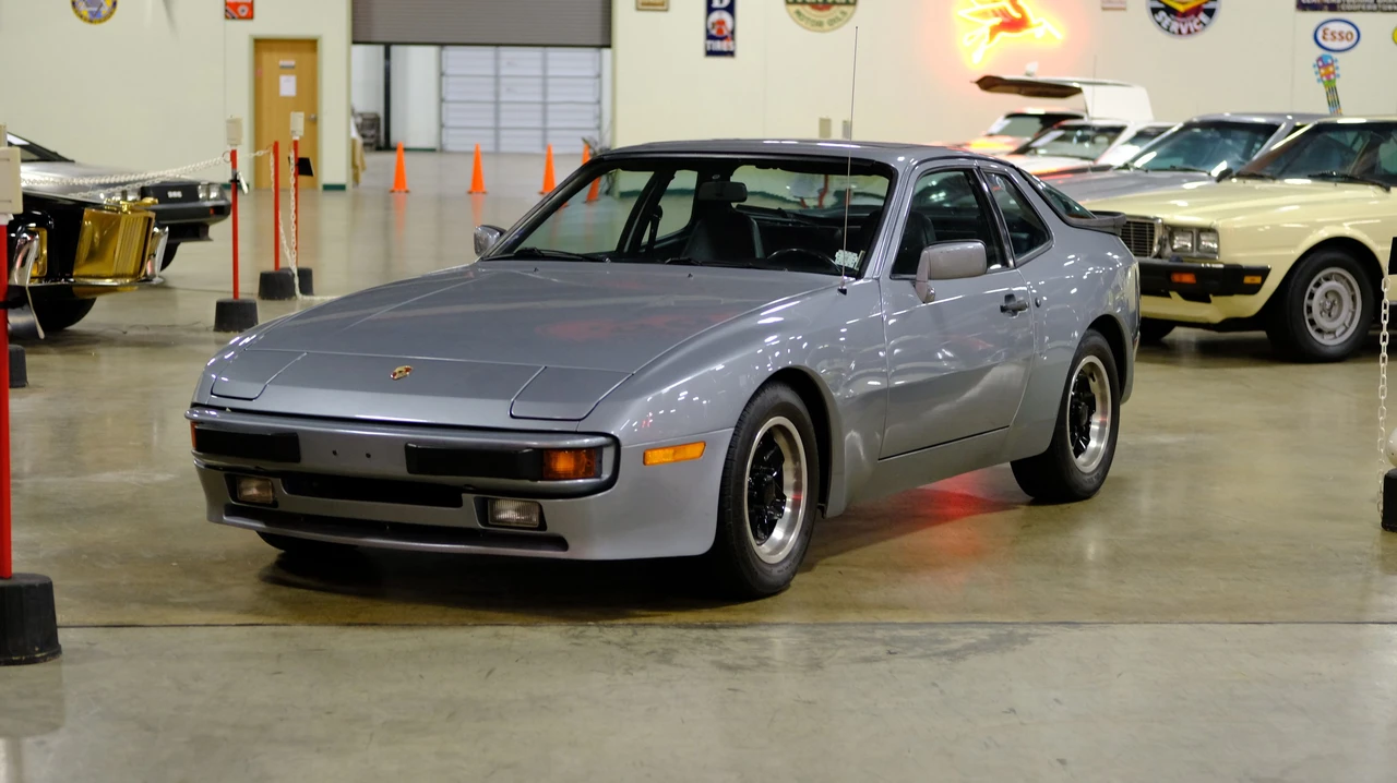 1984 Porsche 944 - Image 6 of 17