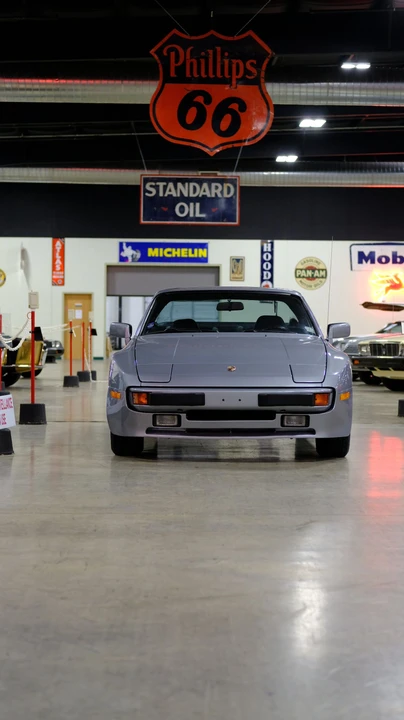 1984 Porsche 944 - Image 9 of 17