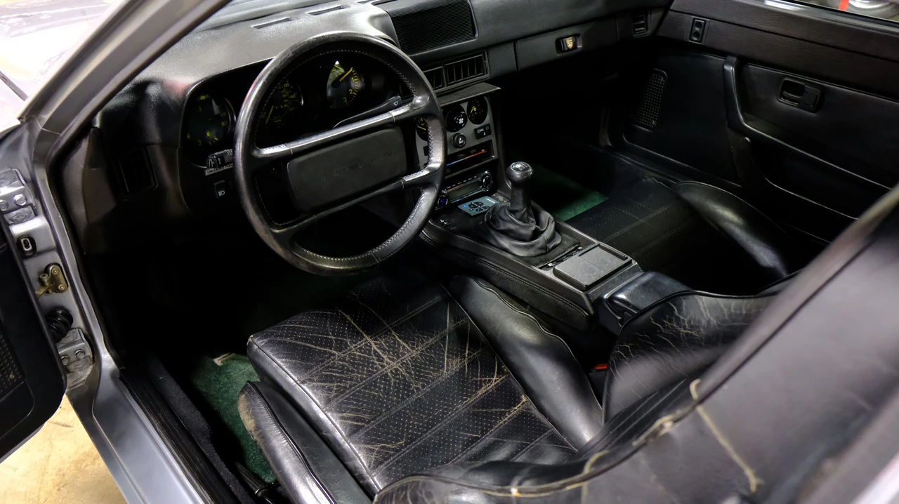 1984 Porsche 944 - Image 4 of 17