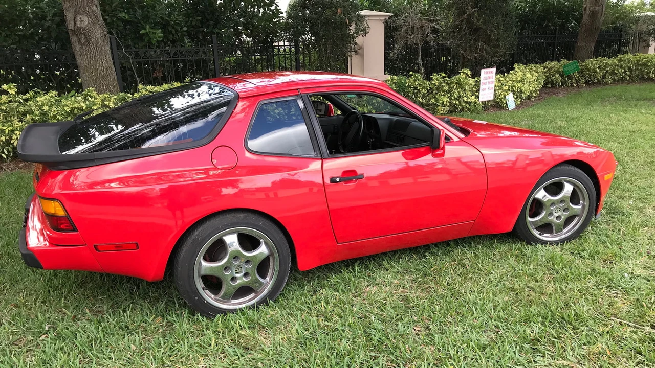 1984 Porsche 944 - Image 16 of 17