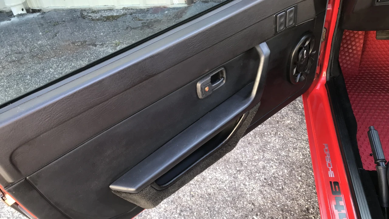 1984 Porsche 944 - Image 4 of 17